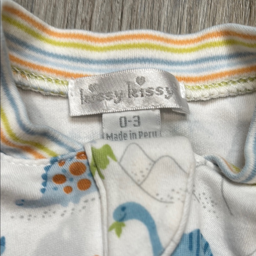 Kissy Kissy Sleeper with Enclosed Feet and Long Sleeves 0-3 months - Picture 2 of 4